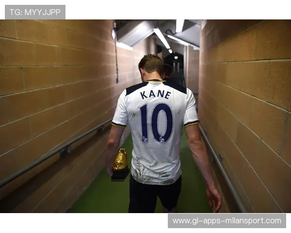 凯恩脚尖轻点形成巧妙摆渡，热刺多点推进成型