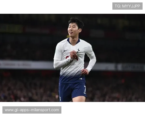 孙兴慜背身拿球分球，热刺边路攻势洪流不止