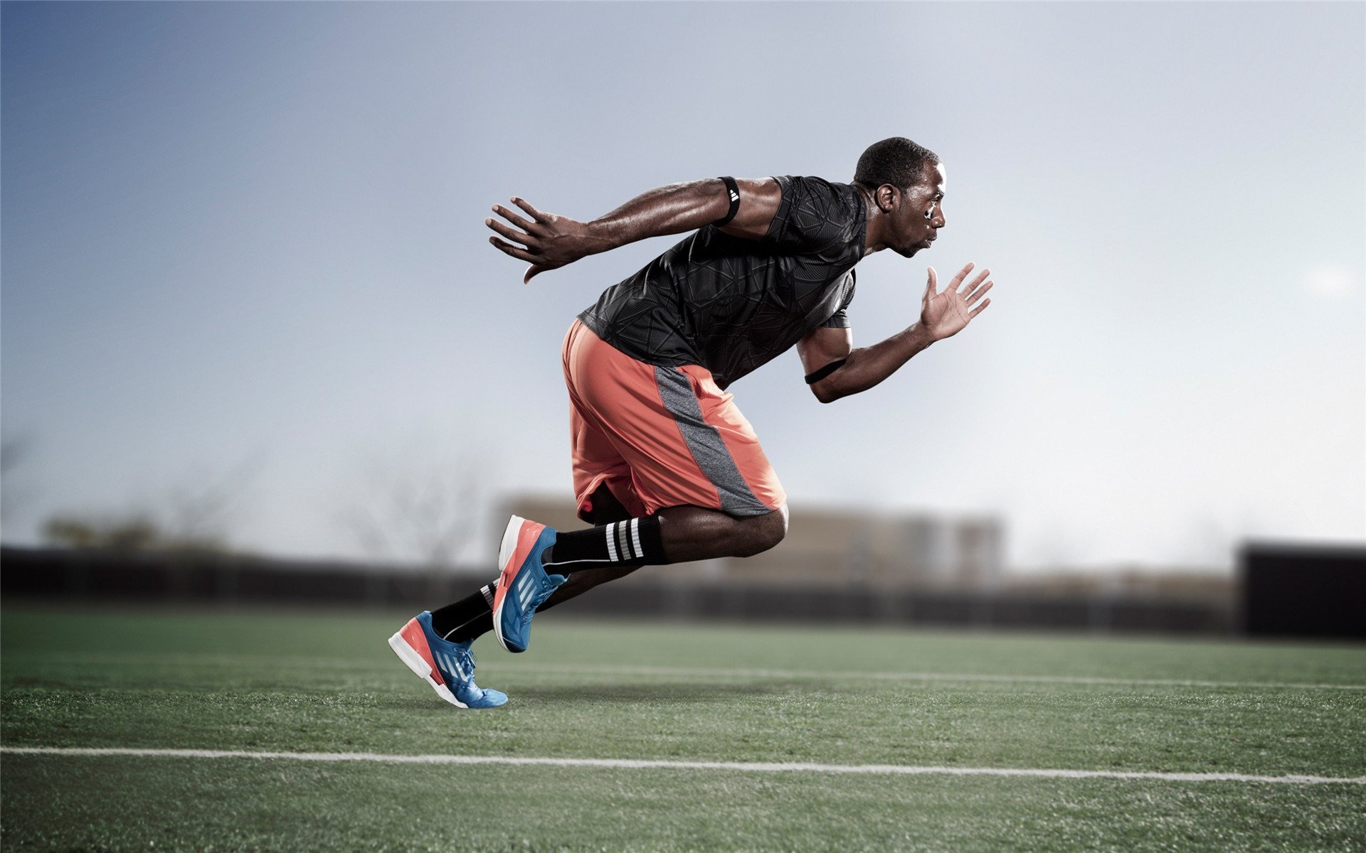 朗斯前场站位合理制造多次射门良机，朗斯百度百科